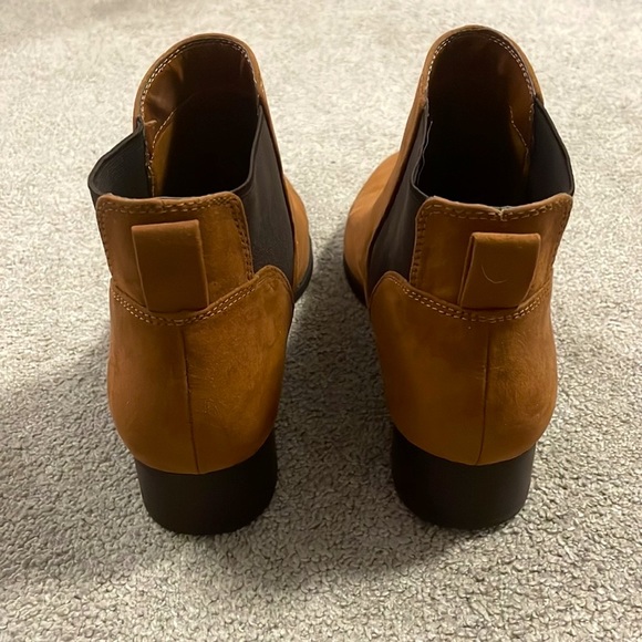 Expression ankle boots. Lightly worn. Size: US 9 - Picture 3 of 8